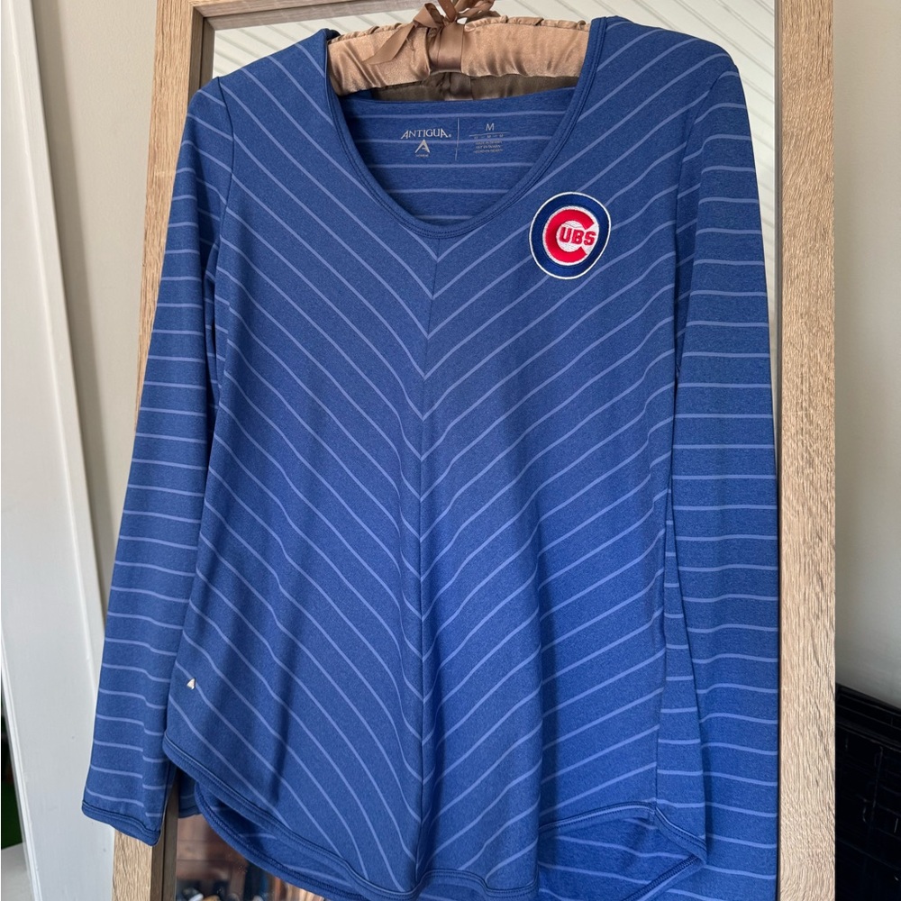 NWT Blue Striped Hooded Women’s Cubs Embroidered Top - sz M